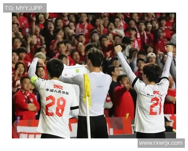 北京足球队团队协作引发热议球迷与专家各执己见探讨争议背后原因