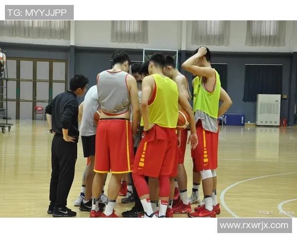 广州篮球队阵地战解析：战术布局与球员配合的深度剖析